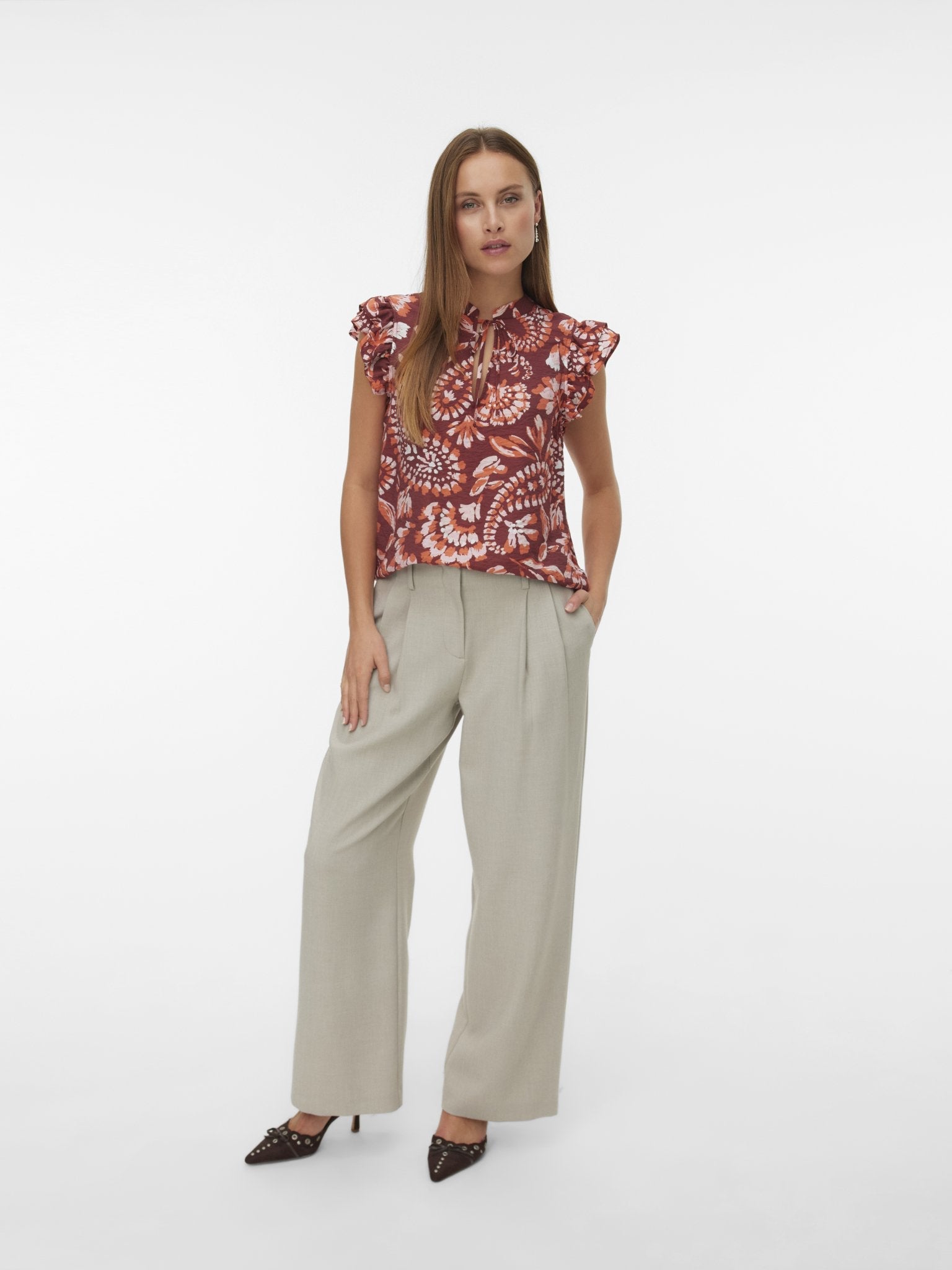 VMNellie Carla Top Bruin Print V - Hals - Castelijn mode